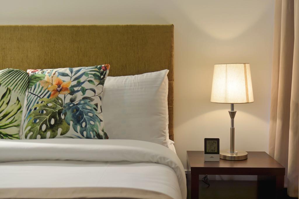 Milano Versace Suites Makati City Bagian luar foto