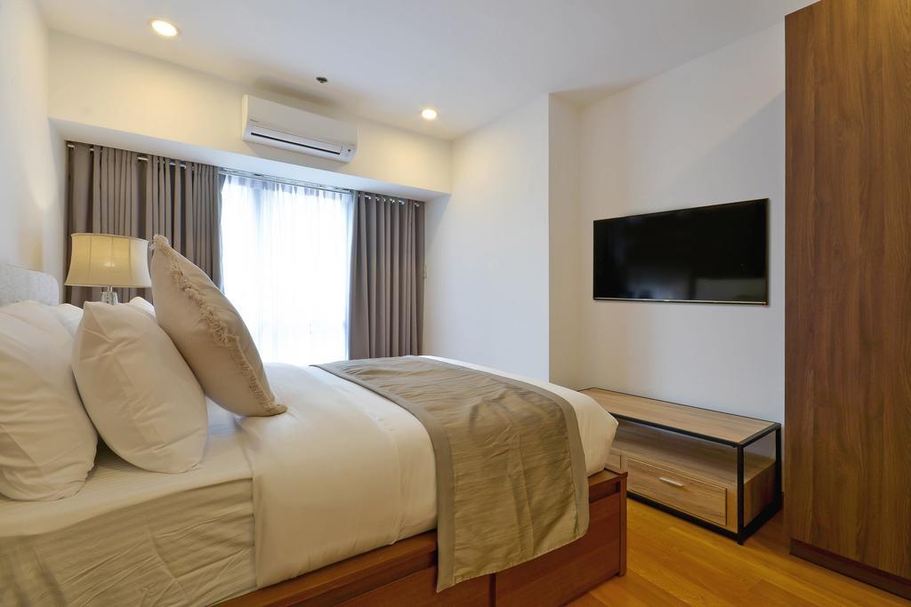 Milano Versace Suites Makati City Bagian luar foto