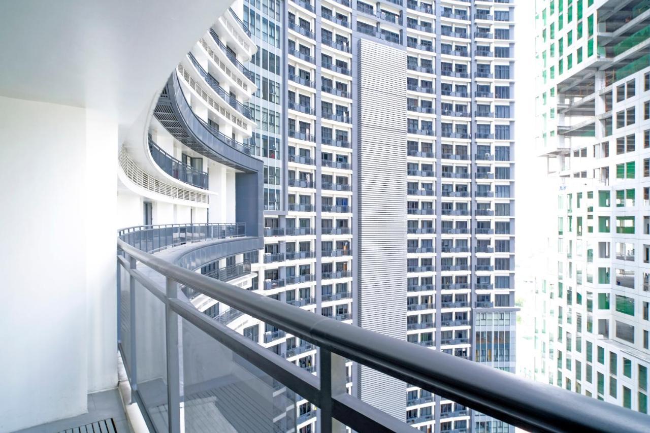 Milano Versace Suites Makati City Bagian luar foto