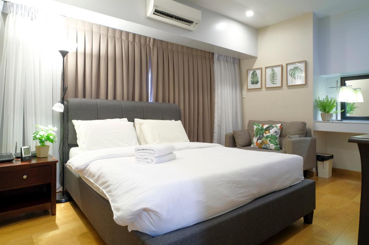 Milano Versace Suites Makati City Bagian luar foto