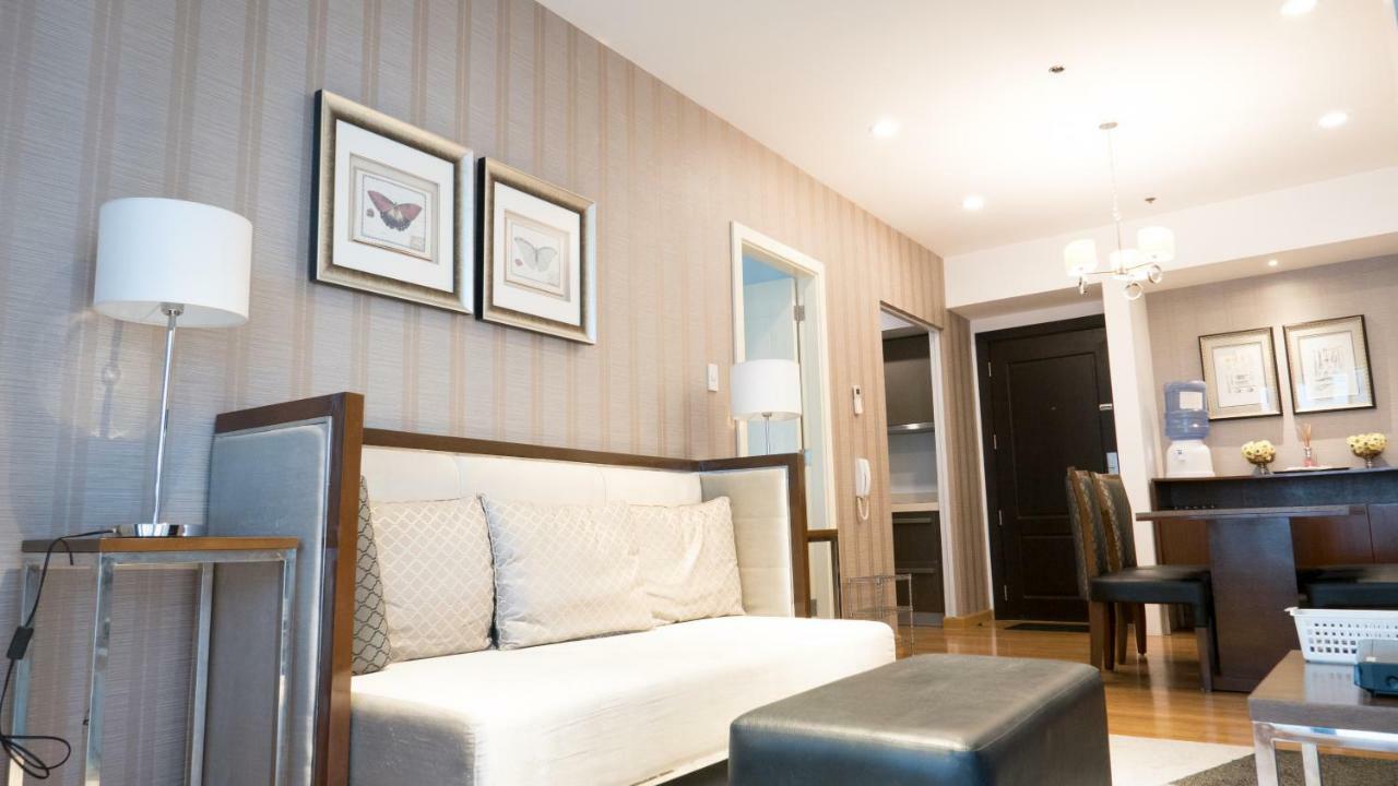 Milano Versace Suites Makati City Bagian luar foto