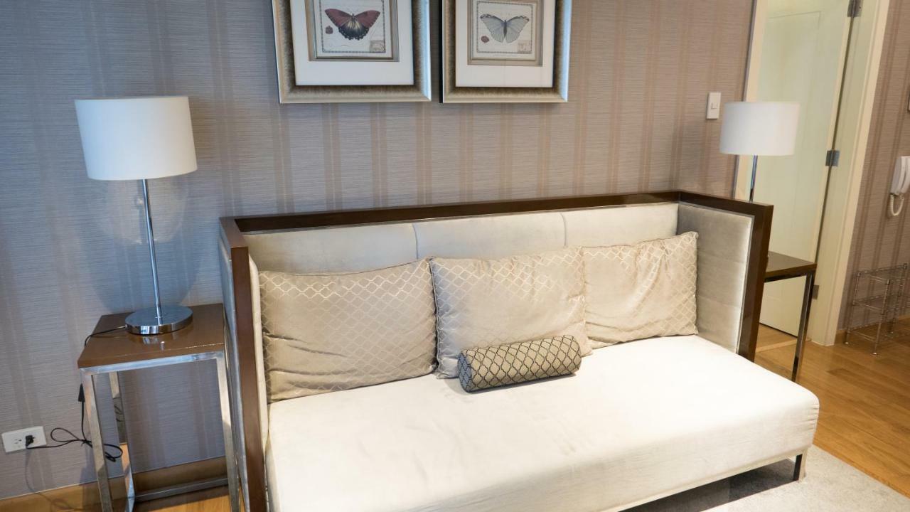 Milano Versace Suites Makati City Bagian luar foto
