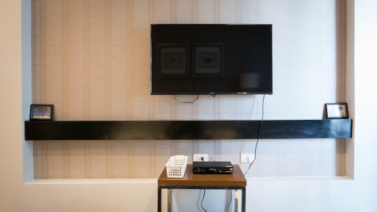 Milano Versace Suites Makati City Bagian luar foto